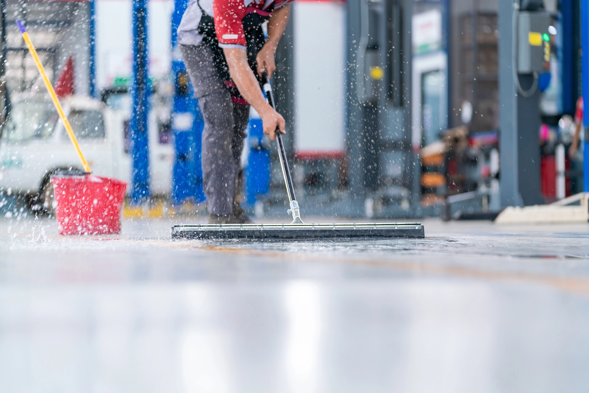 How to Clean Garage Floor Without Pressure Washer