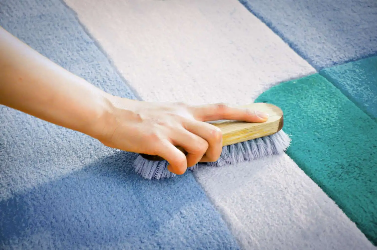 How to Clean a Carpet by Hand