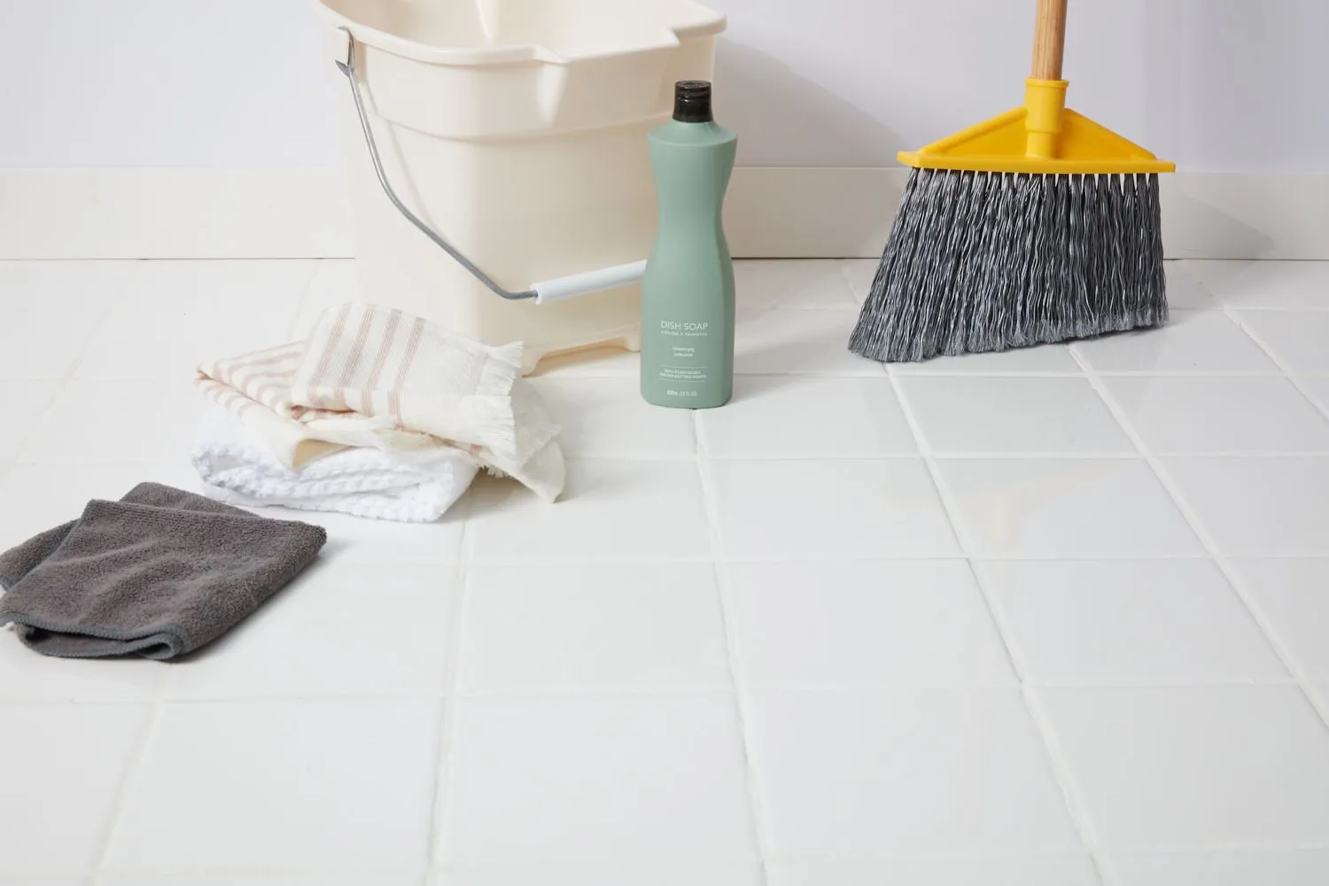 How to Clean Bathroom Floor?