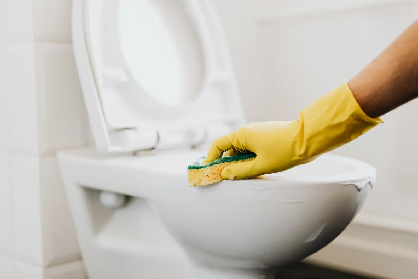 How to Clean Limescale From Toilet Bowl?