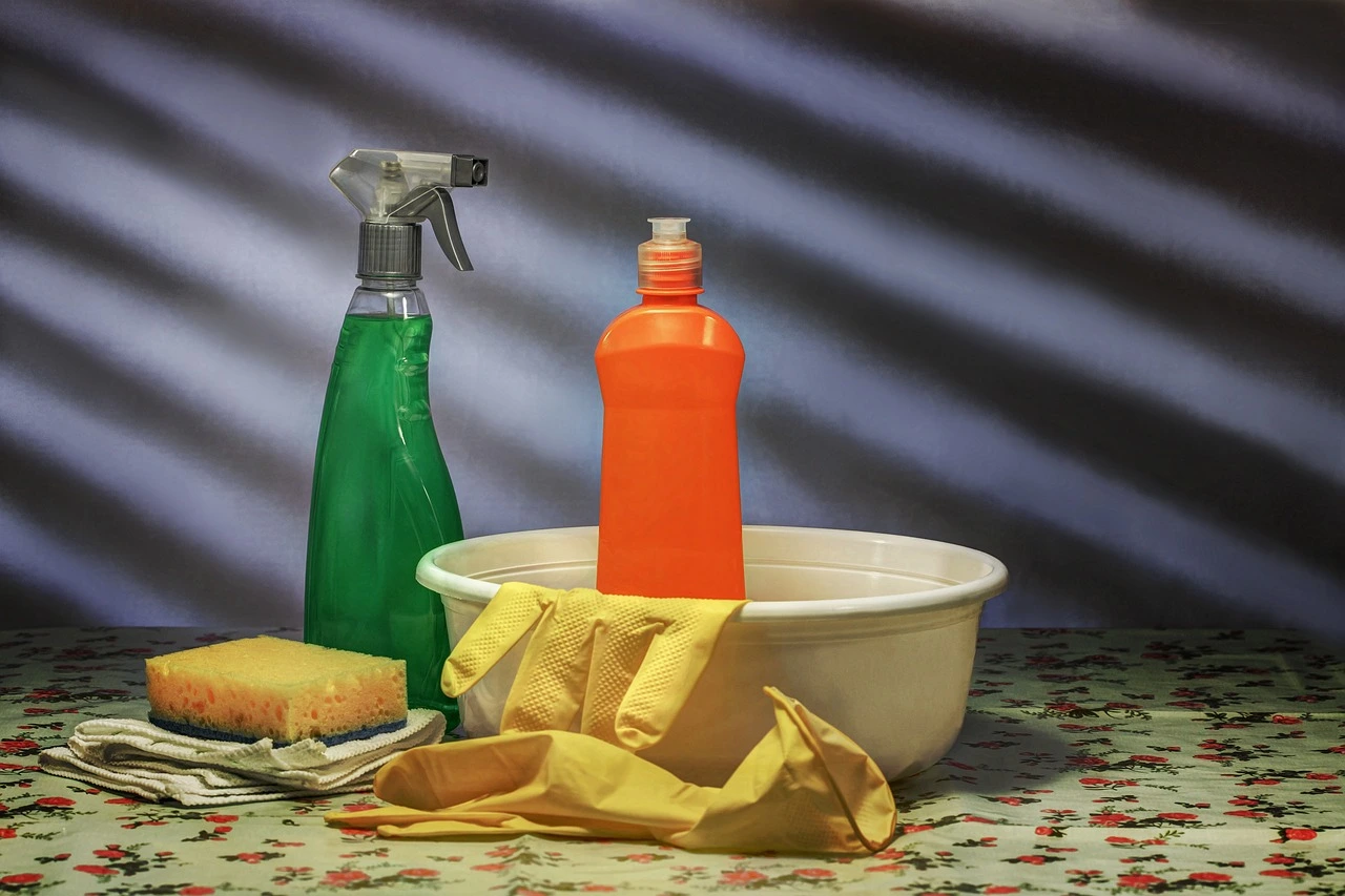 Move-Out Cleaning Hacks to Save Time and Money