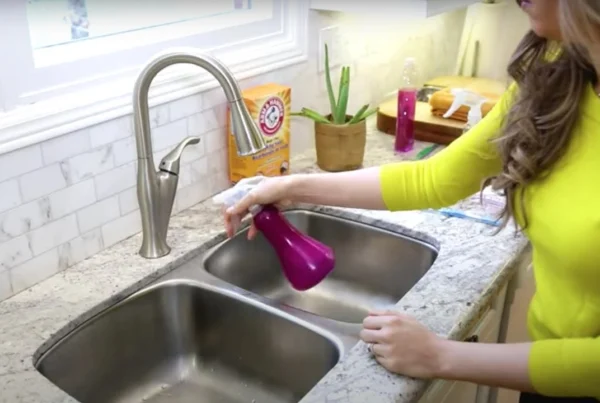 How to Keep My Bathroom Sink Drain Clean