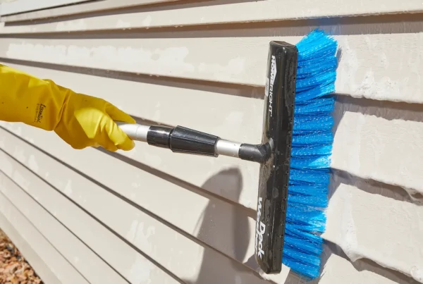 How Do You Clean Vinyl Siding on a House