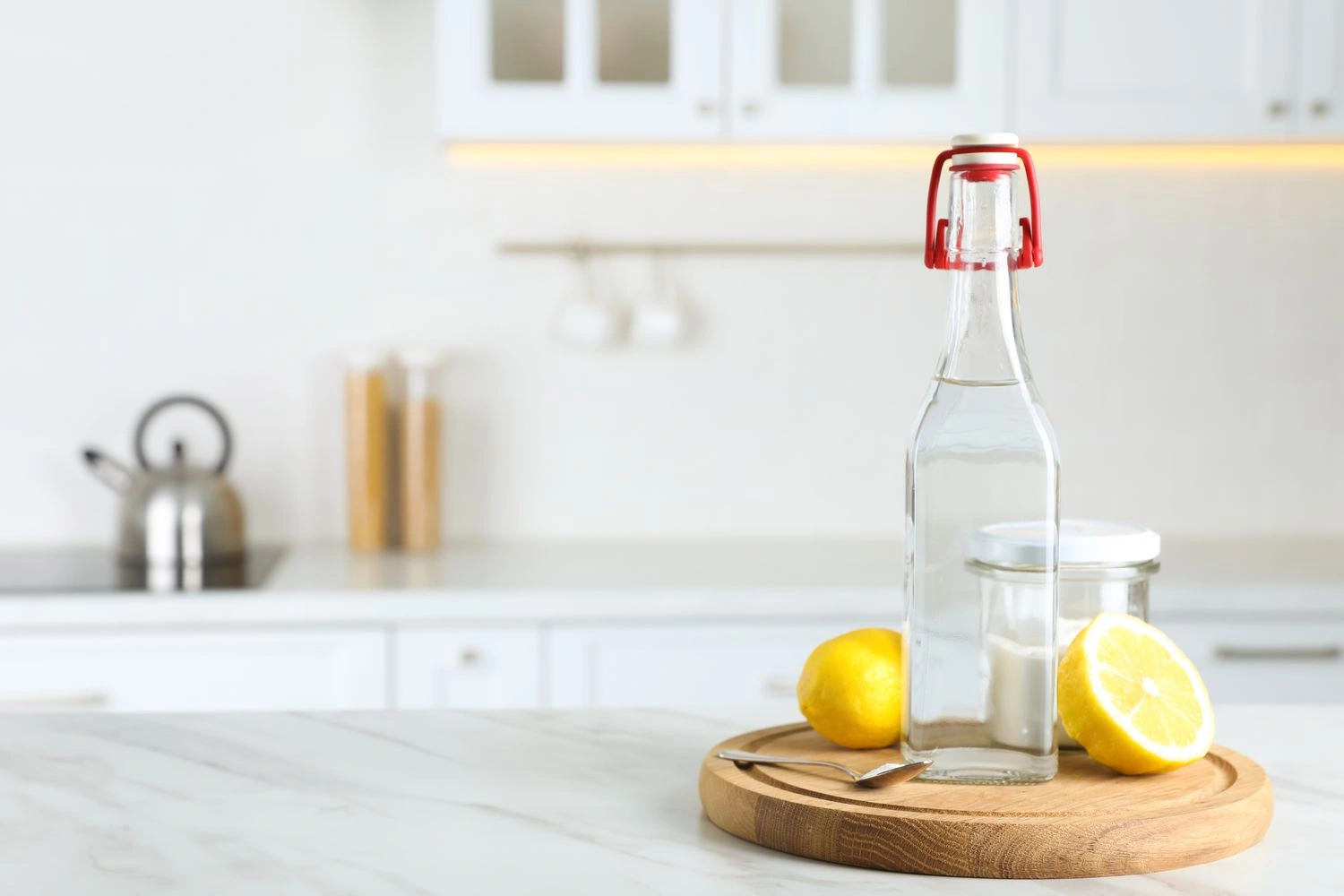 How to Make Kitchen Cleaner With Vinegar