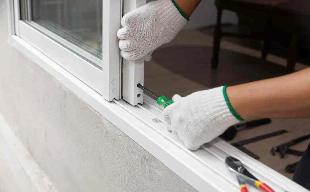 How to Remove Sliding Windows for Cleaning