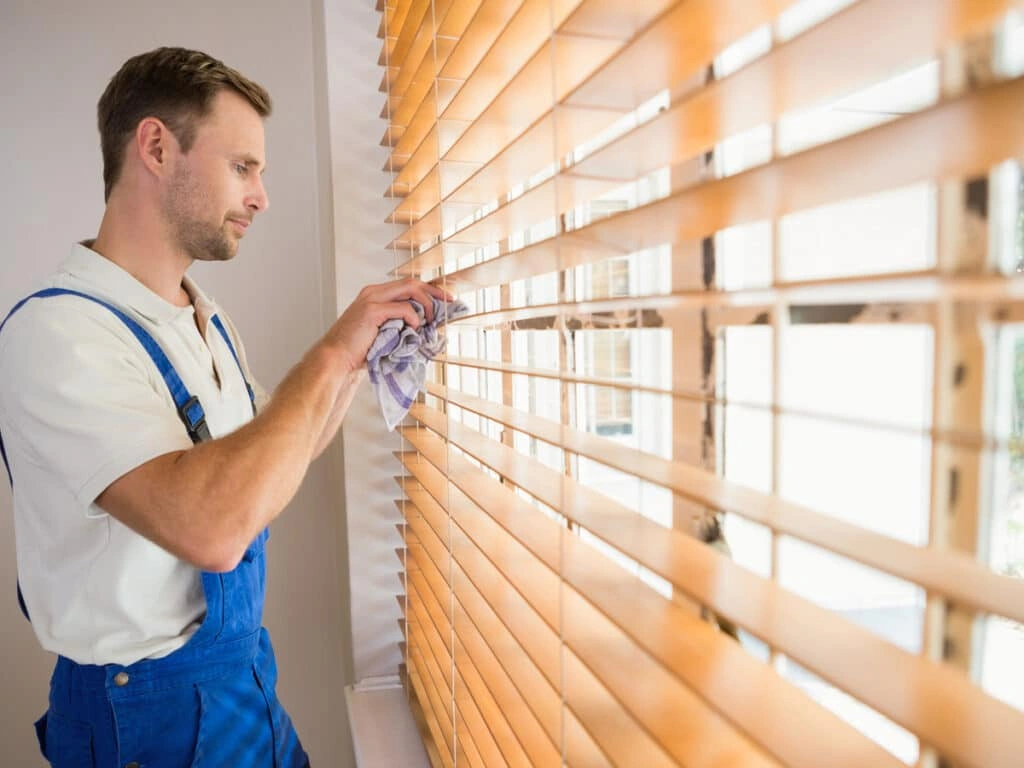How to Remove Window Blinds for Cleaning